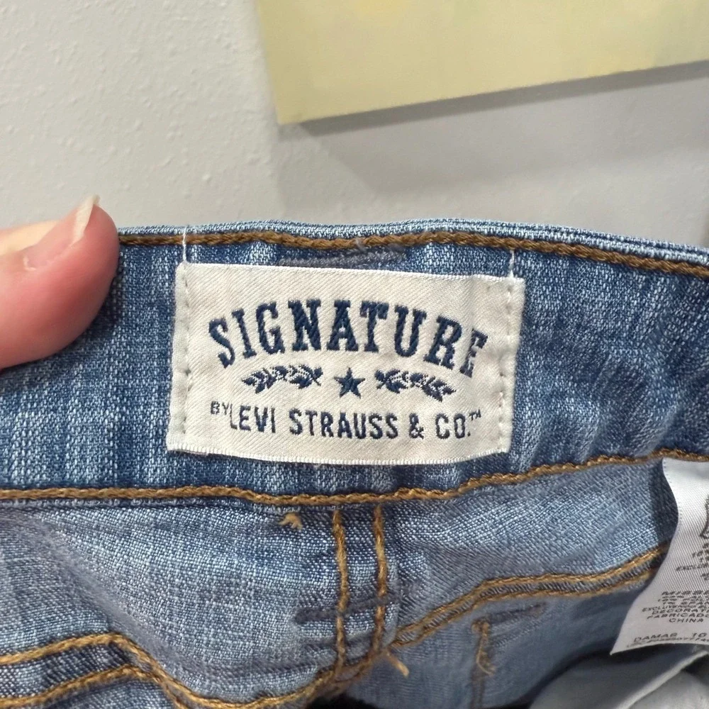 Signature by Levi Strauss elevate your